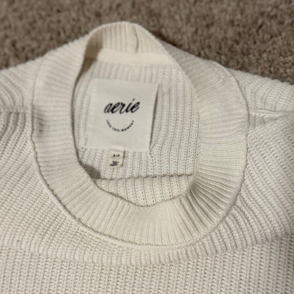 Aerie Beyond Cropped White Sweater Size Small - Picture 6 of 8